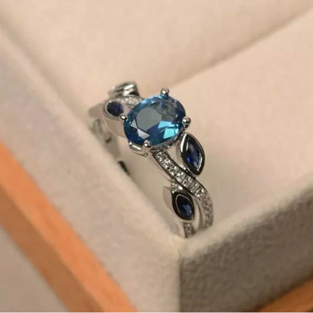 925 Silver Wedding Ring Aquamarine Ring - Picture 2 of 4